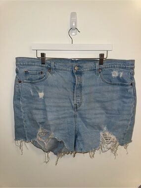 Levi’s light Wash Distressed Denim Jean Shorts
